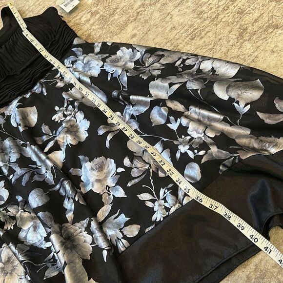 Scarlett Black Dress with Textured Design size 6, new with tags - Picture 9 of 10